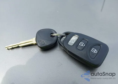 2011 Hyundai Elantra Gls z USA, uszkodzony, nr VIN 5NPDH4AE5BH049664